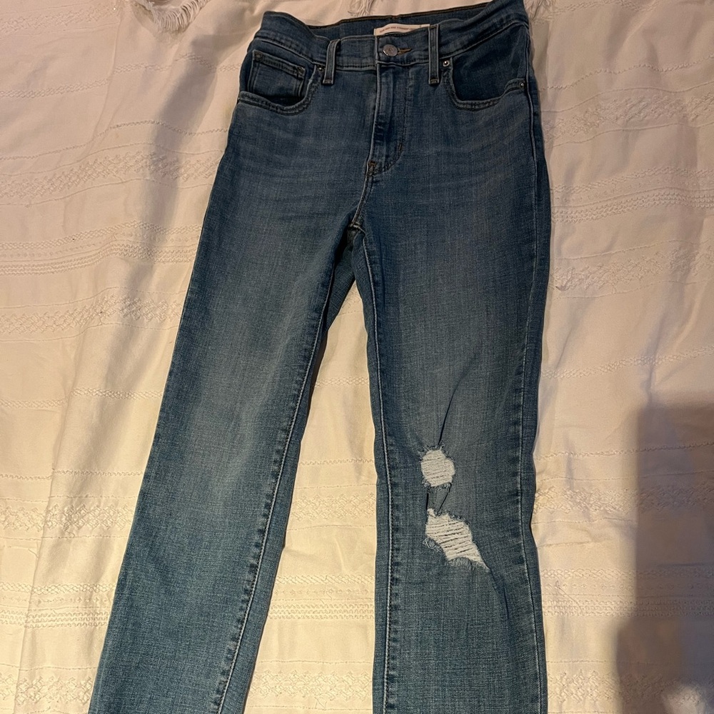 Levi’s straight, high rise straight crop 724